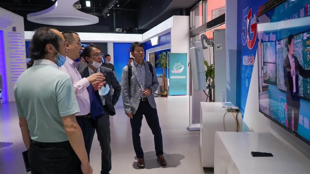 索尼中国专业系统集团新任总裁森秀章一行访问我校