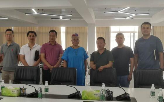 有声语言艺术学院赴龙泉驿区融媒体中心考察调研