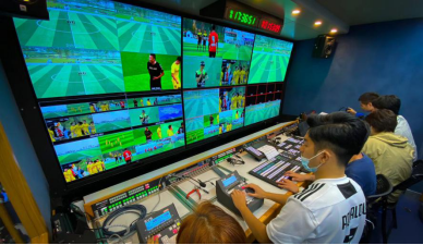 四川传媒学院以先进的设备和过硬的人员素质保障《2020裸眼3D中国足球明星赛》直播成功