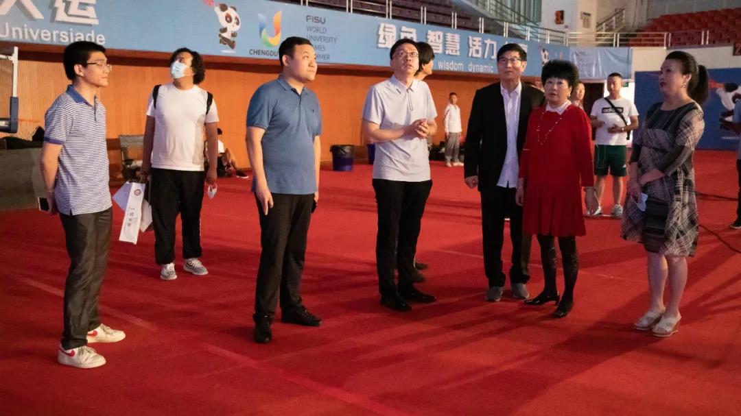 著名导演、词作家甲丁到川传访问