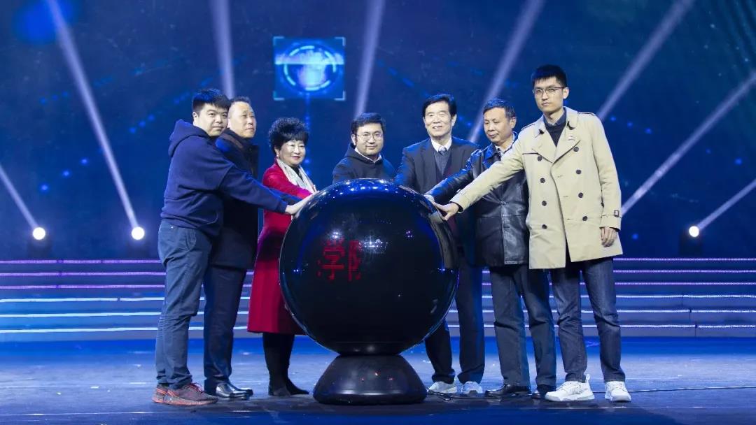 四川传媒学院“芒果杯”视频制作大赛颁奖典礼暨双方共建签约仪式举行