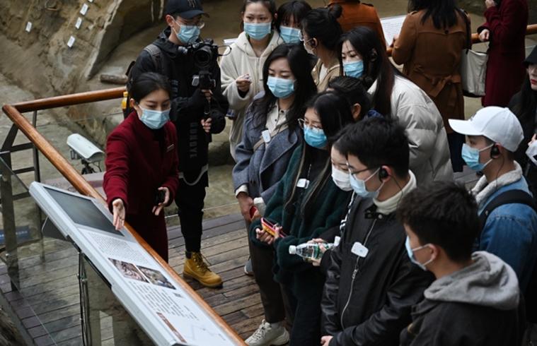 学生到金沙博物馆开展实践教学活动