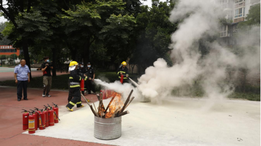 我校组织开展实验室消防安全演练