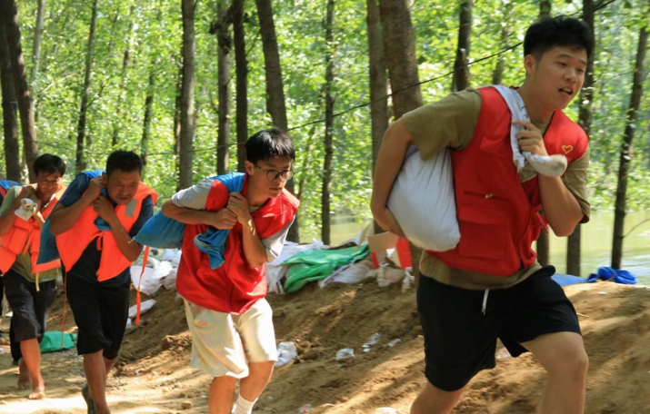暴雨灾情中的川传人诠释新时代青年的责任担当