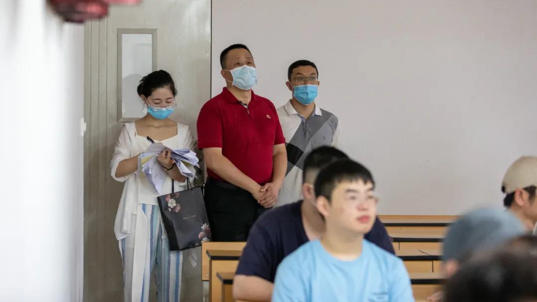 新学期开学首日教学秩序平稳有序