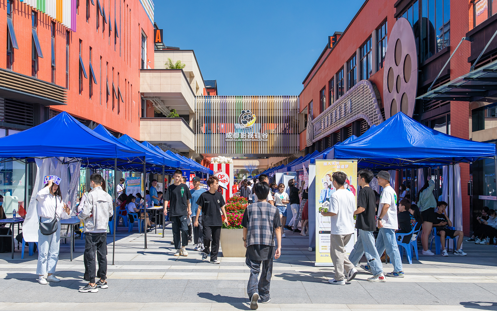 学校举行2021年秋季招聘会