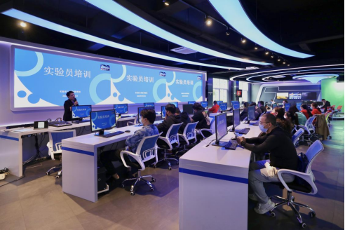 我校组织开展实验员培训