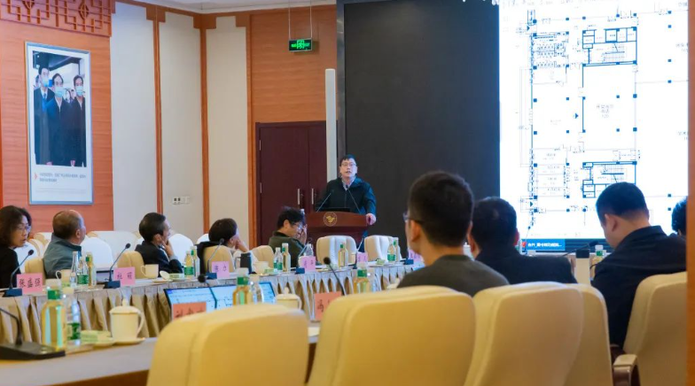 省、市和部分高校图书馆馆长现场“把脉”学校新图书馆建设