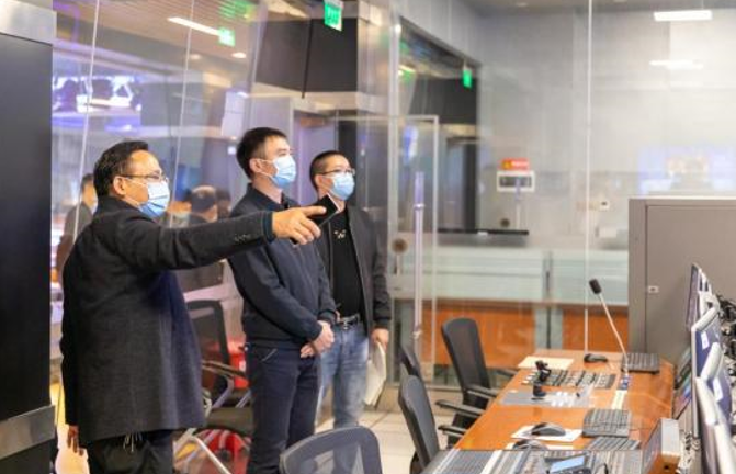 高校实验室安全交叉督导组来校开展检查